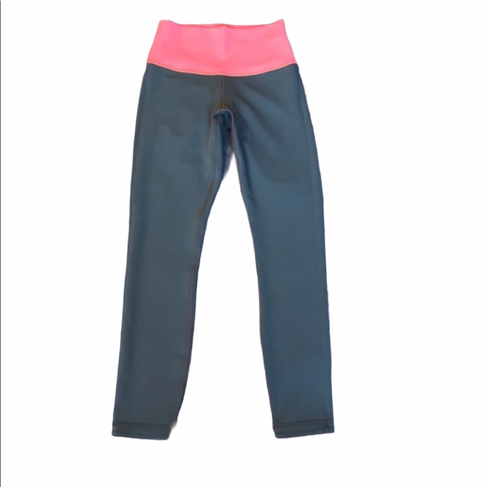 Lululemon High Times Reversible Pants. Size 2 - Picture 8 of 11